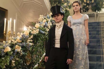 Will Tilston as Gregory Bridgerton, Florence Hunt as Hyacinth Bridgerton in episode 305 of Bridgerton