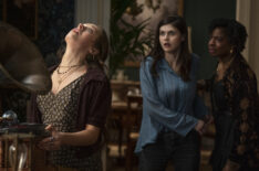 Alyssa Jirrels as Moira Mayfair, Alexandra Daddario as Dr. Rowan Fielding, K. Steele as Evelynne Mayfair in 'Mayfair Witches' Season 2 Episode 4