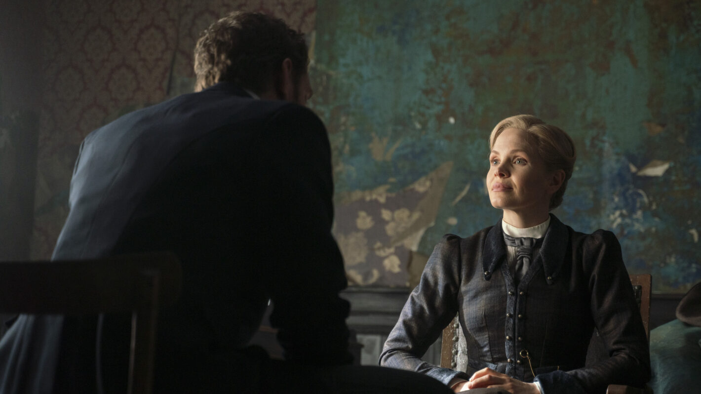 Alexander Blake (Tom Durant Pritchard), Eliza Scarlet (Kate Phillips) in 'Miss Scarlet' Season 5 Episode 1