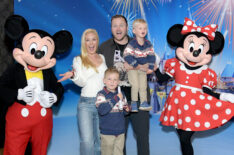 Heidi Montag, Gunner Pratt, Spencer Pratt and Ryker Pratt are greeted by Mickey Mouse and Minnie Mouse before enjoying Disney On Ice Presents Magic In The Stars at Crypto.com Arena on December 21, 2024 in Los Angeles