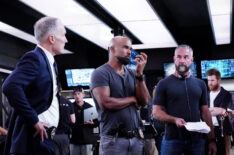 Patrick St. Esprit as Commander Robert Hicks, Shemar Moore as Daniel “Hondo” Harrelson and Jay Harrington as David 'Deacon' Kay in 'S.W.A.T.' Season 8 Episode 9 - 'Open Season'