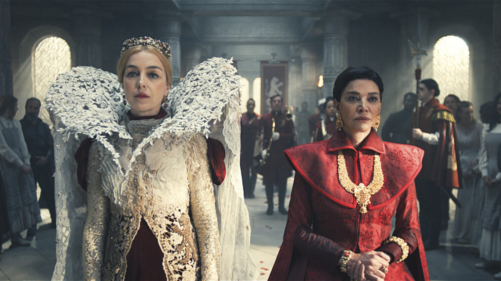 Olivia Williams as Queen Morgase Trakand, Shohreh Aghdashloo as Elaida do Avriny a’Roihan in 'The Wheel of Time' Season 3