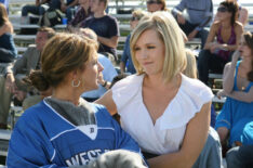 Shenae Grimes as Annie Wilson and Jennie Garth as Kelly Taylor in '90210'