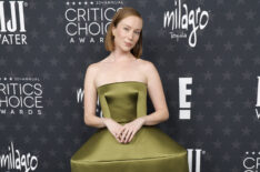 Hannah Einbinder attends the 30th Annual Critics Choice Awards at Barker Hangar on February 07, 2025 in Santa Monica, California.
