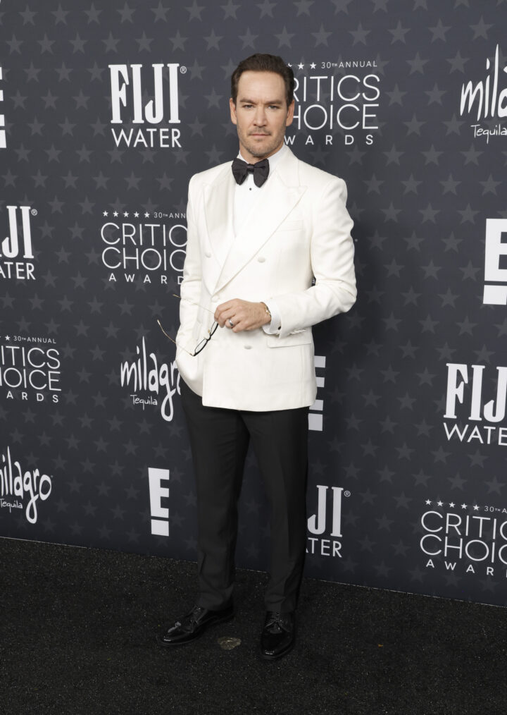 Mark-Paul Gosselaar attends the 30th Annual Critics Choice Awards at Barker Hangar on February 07, 2025 in Santa Monica, California.