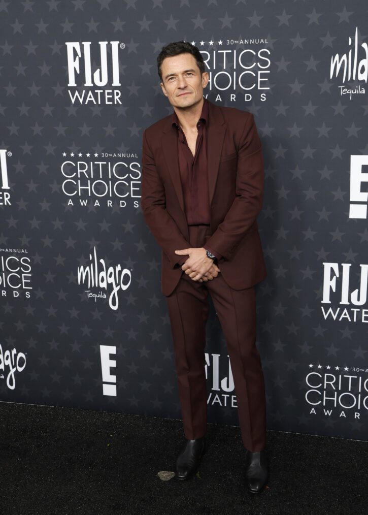 Orlando Bloom attends the 30th Annual Critics Choice Awards at Barker Hangar on February 07, 2025 in Santa Monica, California.