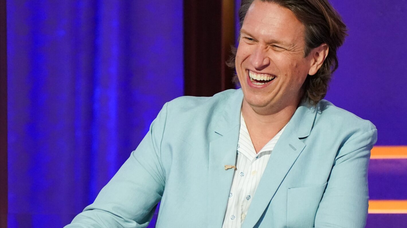 'Hollywood Squares' Sneak Peek: Pete Holmes Terrifies Everyone
