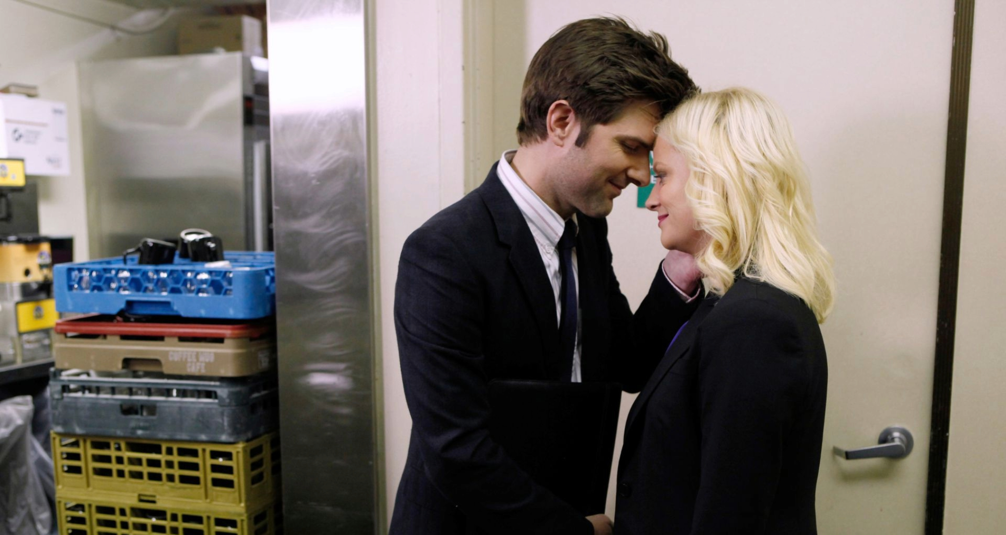 Adam Scott and Amy Poehler in 