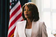 Alfre Woodard in the 'Pilot' of State of Affairs