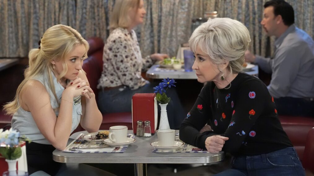 Emily Osment and Annie Potts in 'Georgie & Mandy's First Marriage' Season 1