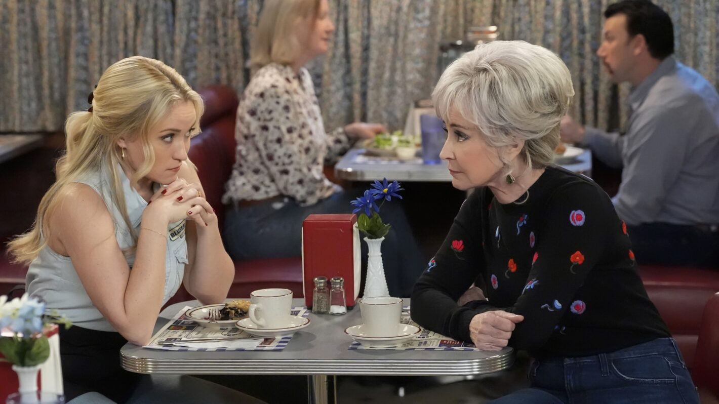'Georgie & Mandy's First Marriage': Annie Potts Previews Meemaw's Return