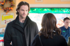 Jared Padalecki, Alexis Bledel in Gilmore Girls: A Year in the Life - 'Winter' - Season 1, Episode 4