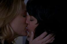 Jessica Capshaw and Sara Ramirez kissing on 'Grey's Anatomy'