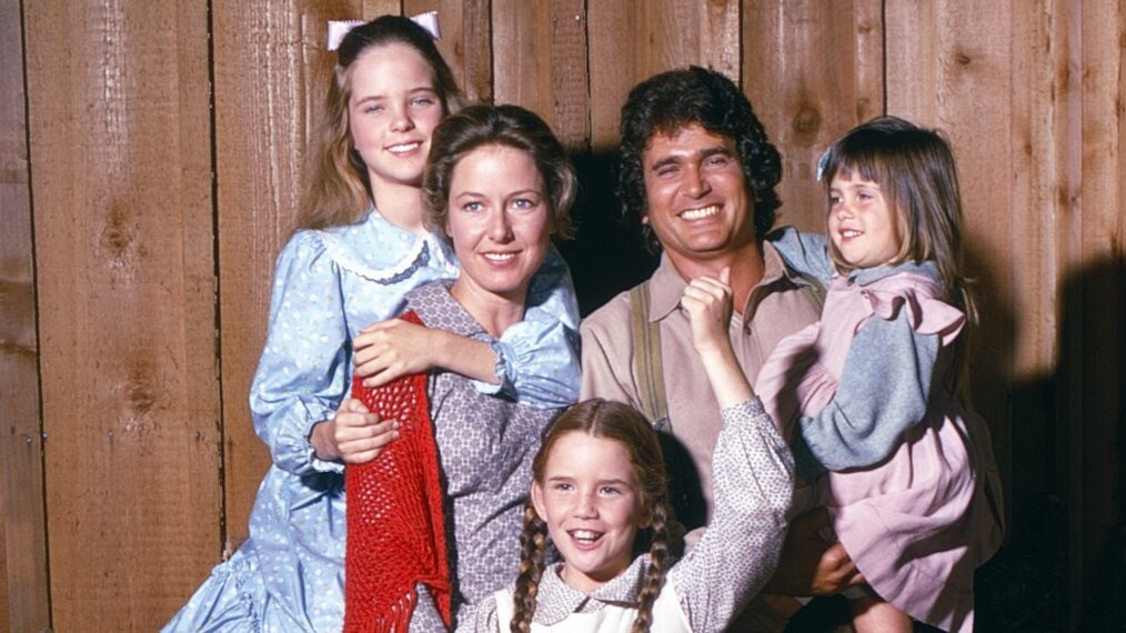 LITTLE HOUSE ON THE PRAIRIE, from left: Melissa Sue Anderson, Karen Grassle, Melissa Gilbert (bottom), Michael Landon, Lindsay / Sidney Greenbush, (1974), 1974-83.