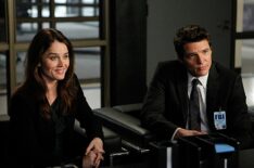 Robin Tunney as Teresa Lisbon, Pedro Pascal as Marcus Pike on 'The Mentalist'