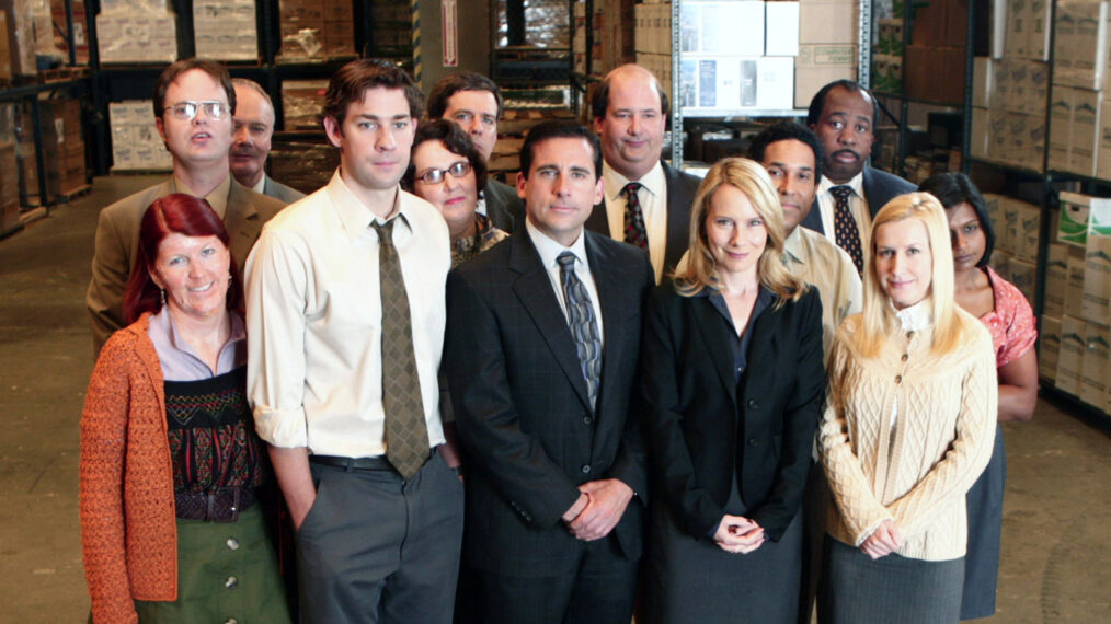 Creed Bratton, Ed Helms, Brian Baumgartner, Leslie David Baker, (middle): Rainn Wilson, Phyllis Smith, Oscar Nunez, Mindy Kaling, (front): Kate Flannery, John Krasinski, Steve Carell, Amy Ryan, and Angela Kinsey in 'The Office.'