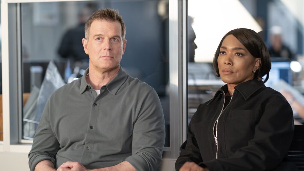 Peter Krause as Bobby and Angela Bassett as Athena — '9-1-1' Season 8 Episode 10 'Voices'