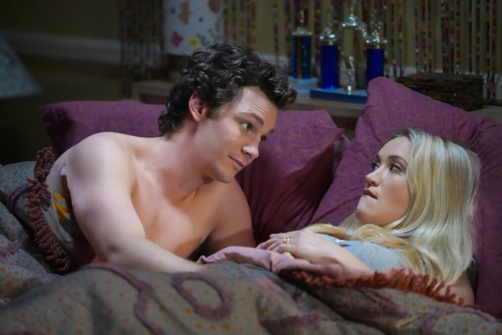 Montana Jordan and Emily Osment in 'Georgie & Mandy's First Marriage' - 'Baby Fight'