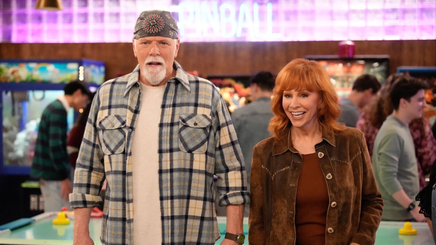 Rex Linn and Reba McEntire in 'Happy's Place'