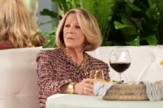 'Mid-Century Modern's Final Toast to Linda Lavin