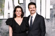 Jason Ritter Reacts to Wife Melanie Lynskey's Meaty 'Yellowjackets' Scene