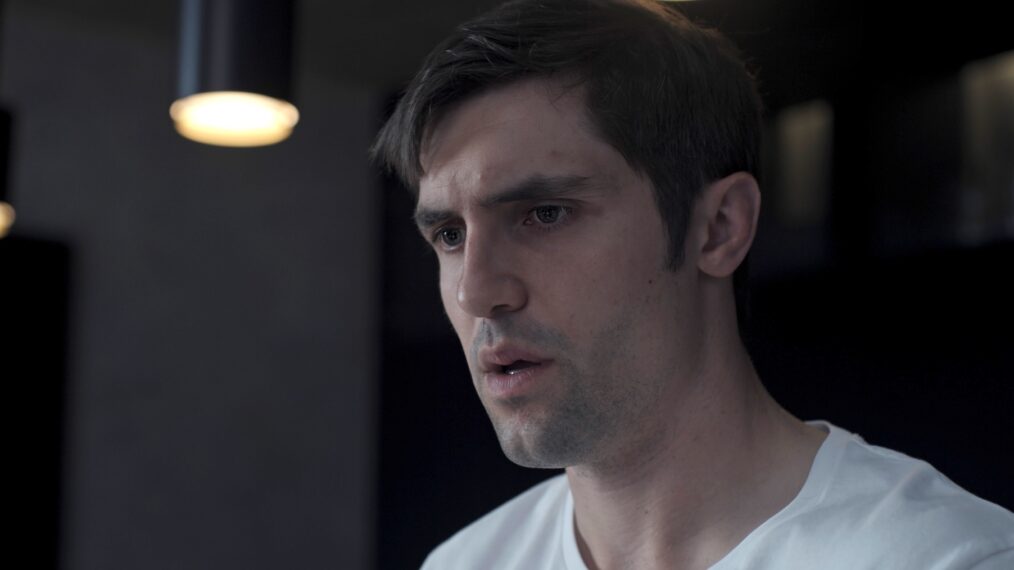 Phil Dunster as Quinn — 'Surface' Season 2 Episode 5 'Daybreak'