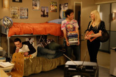Jason Segel, Josh Radnor, Laura Prepon in How I Met Your Mother