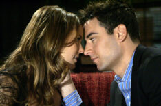 Ashley Williams and Josh Radnor in How I Met Your Mother - 'Zip, Zip, Zip',