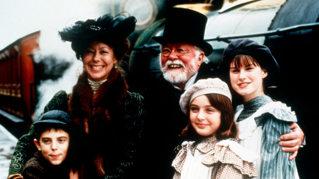 Jack Blumenau, Jenny Agutter, Richard Attenborough, Clare Thomas, and Jemima Rooper in 'The Railway Children'