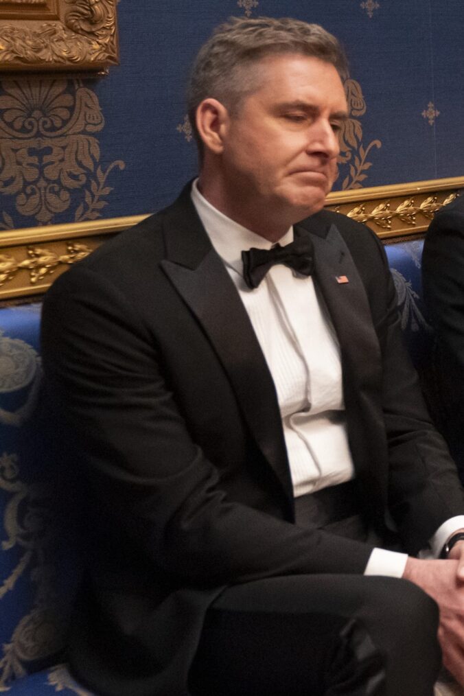 Paul Fitzgerald as President Perry Morgan in 'The Residence'