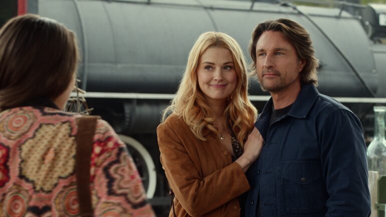 Alexandra Breckenridge as Melinda Monroe and Martin Henderson as Jack Sheridan in Episode #703 of Virgin River