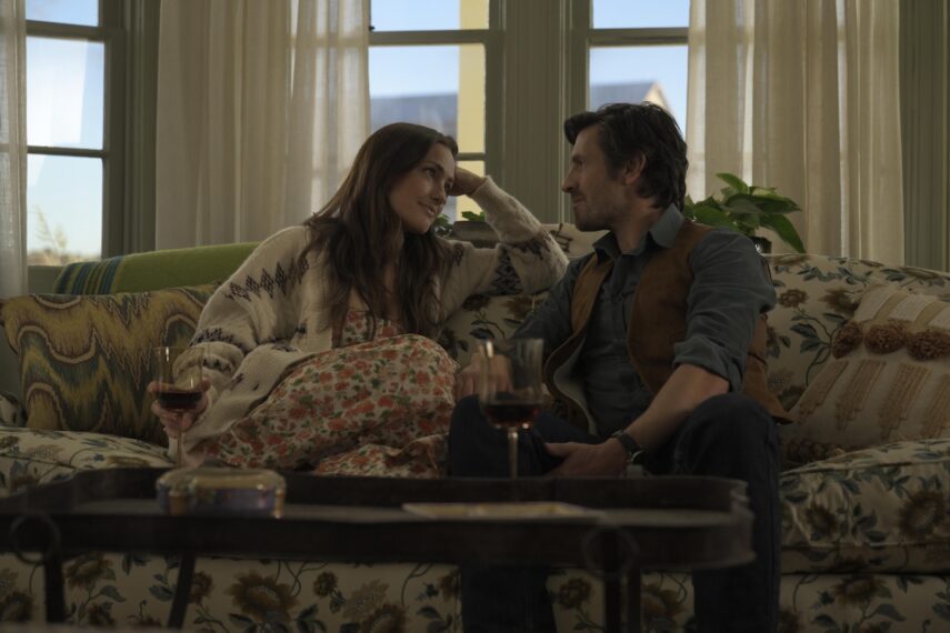 Minka Kelly as Quinn and Eoin Macken as Davis in Ransom Canyon Season 1