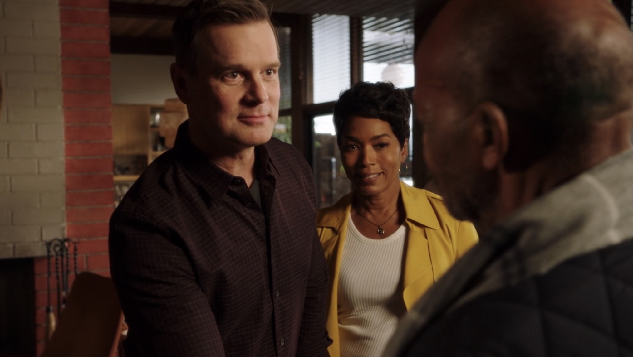 Peter Krause as Bobby, Angela Bassett as Athena — '9-1-1' Season 2 Episode 11