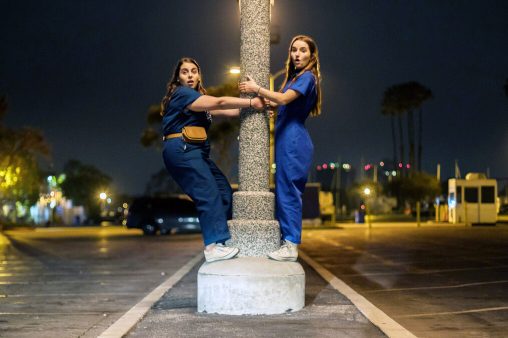 Beanie Feldstein, Kaitlyn Dever in Booksmart