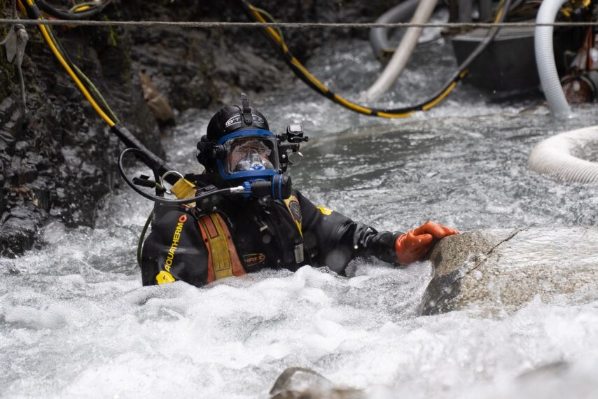 Carlos Minor diving in the white water