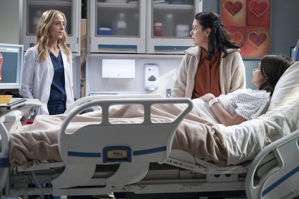 Kim Raver, Jacqueline Mazarella, Floriana Lima in Grey's Anatomy - 'How Do I Live'