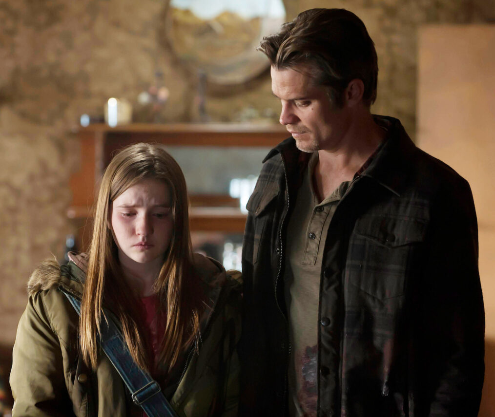Kaitlyn Dever, Timothy Olyphant in Justified - 'Bloody Harlan' - Season 2