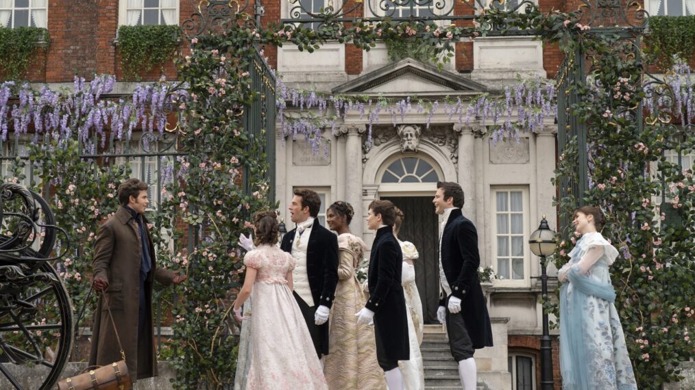 Luke Newton, Jonathan Bailey, Simone Ashley, Will Tilston, Luke Thompson, Claudia Jessie in Bridgerton - ‘Out of the Shadows'