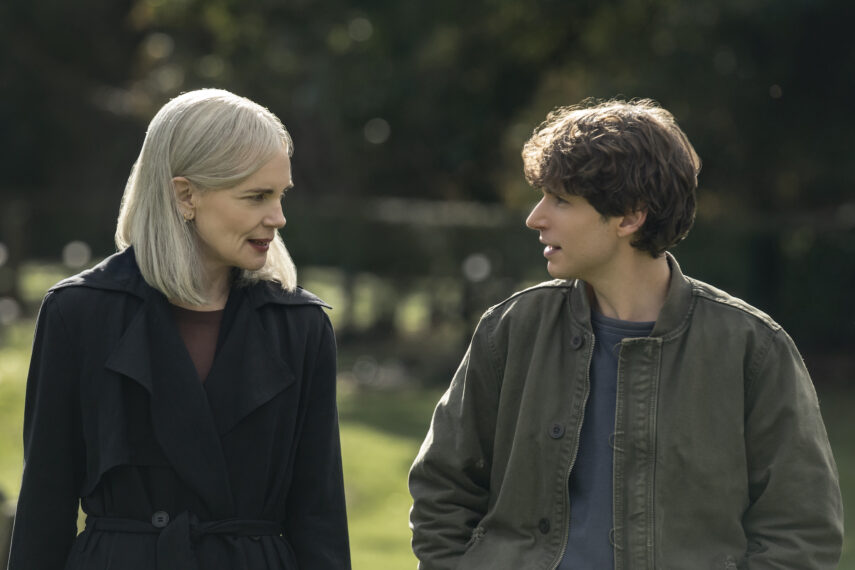 Nicholas Denton as Guy Anatole and Elizabeth McGovern as Helen 'Talamasca: The Secret Order'