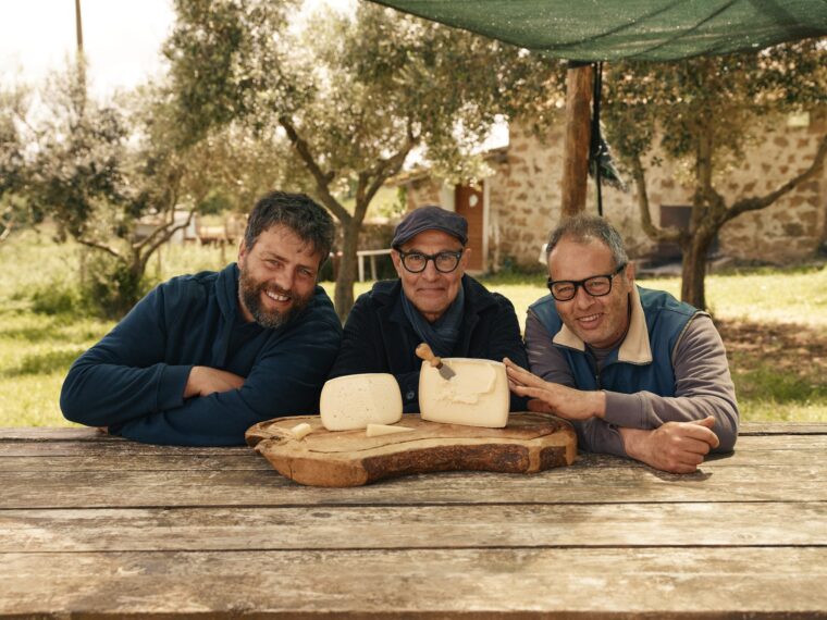 Stanley Tucci ventures beyond Rome to Lazios less visited countryside, to understand the relationship between ancient metropolis and rural heartland