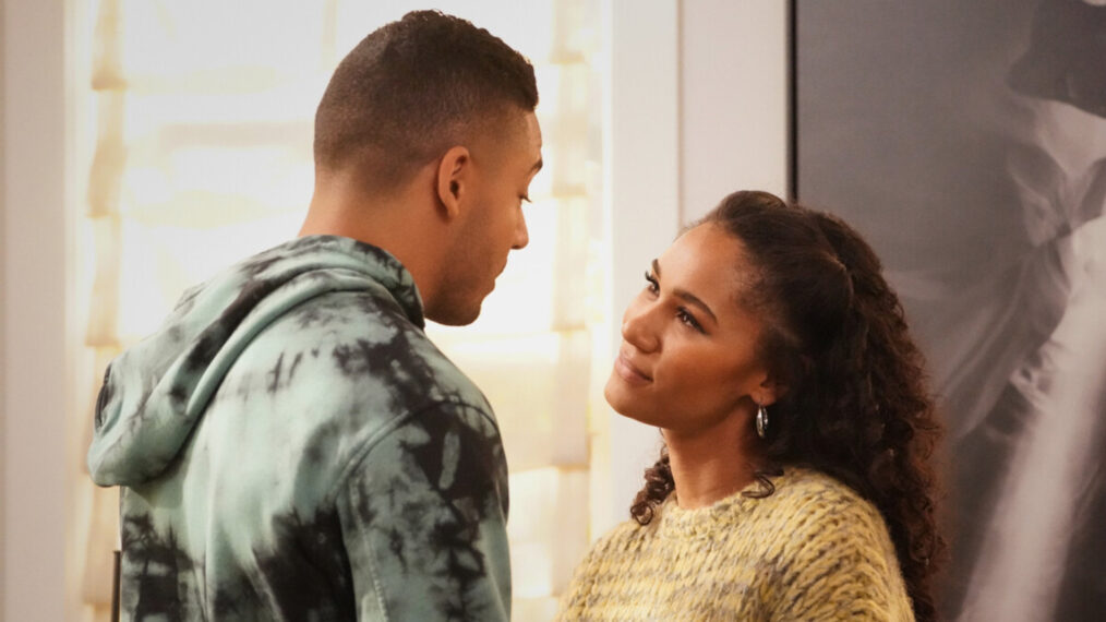 Michael Evans Behling as Jordan Baker and Greta Onieogou as Layla Keating in 'All American'