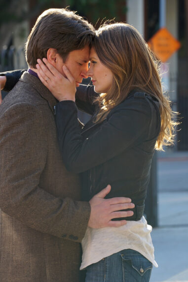 Nathan Fillion, Stana Katic in 'Crossfire
