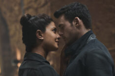 Priyanka Chopra Jonas as Nadia Sinh and Richard Madden as Mason Kane in 'Citadel'