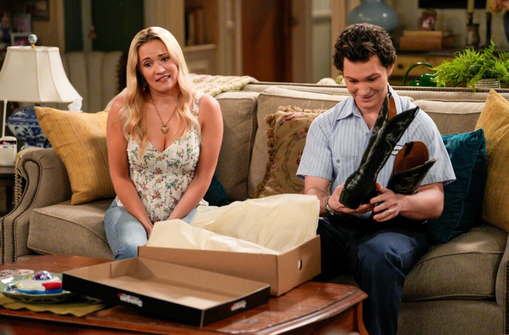 Emily Osment and Montana Jordan in 'Georgie & Mandy's First Marriage' Season 1 finale