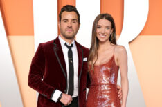 Justin Theroux and Nicole Brydon Bloom attend the 2025 Vanity Fair Oscar Party Hosted By Radhika Jones at Wallis Annenberg Center for the Performing Arts on March 02, 2025 in Beverly Hills, California.