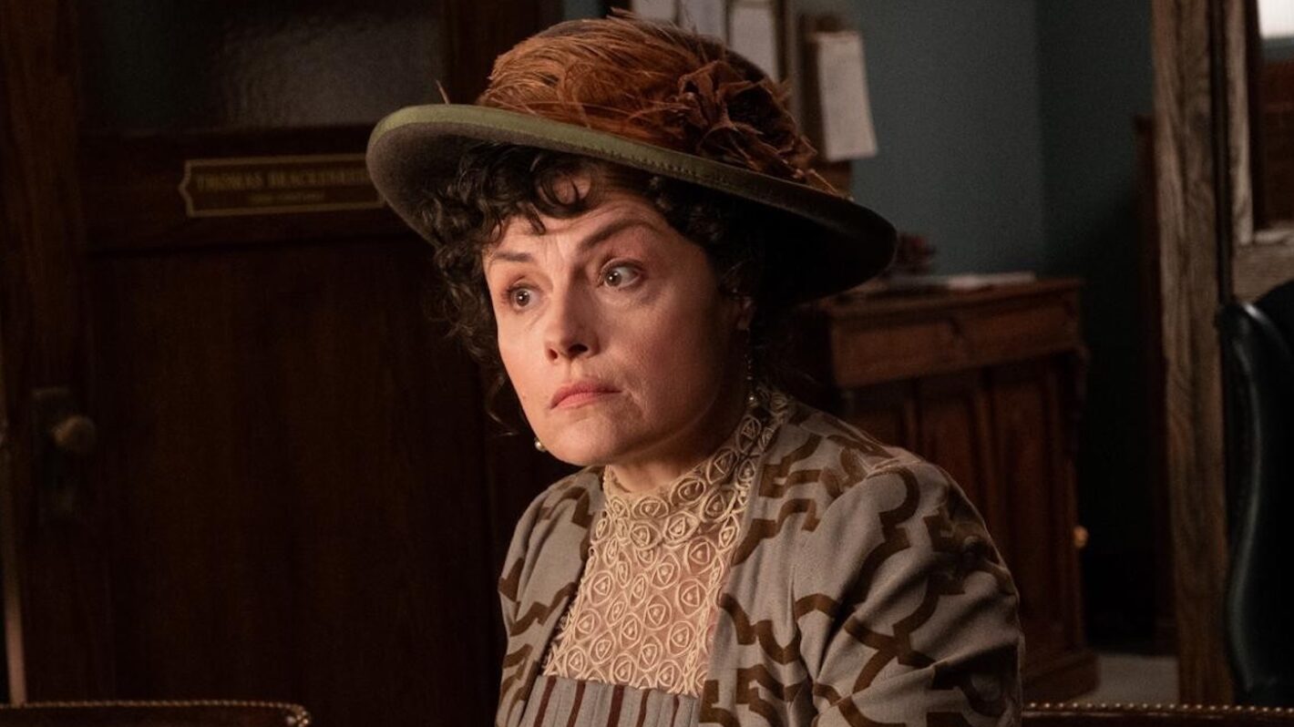 'Murdoch Mysteries': Arwen Humphreys Talks 300th Episode & Hopes for Margaret's Future