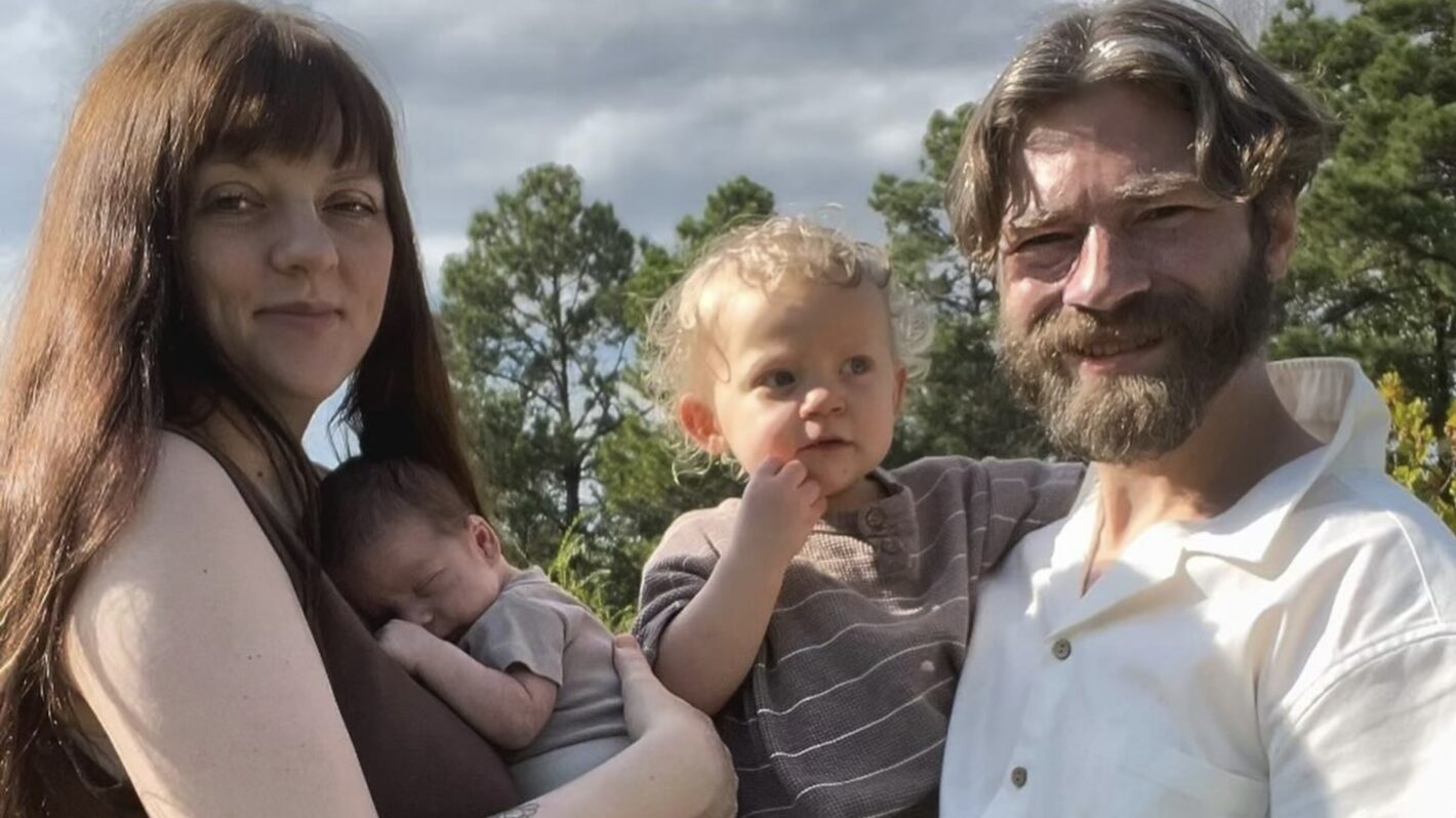 Alaskan Bush People': Bear & Raiven Brown Split 8 Months After Welcoming  Third Child