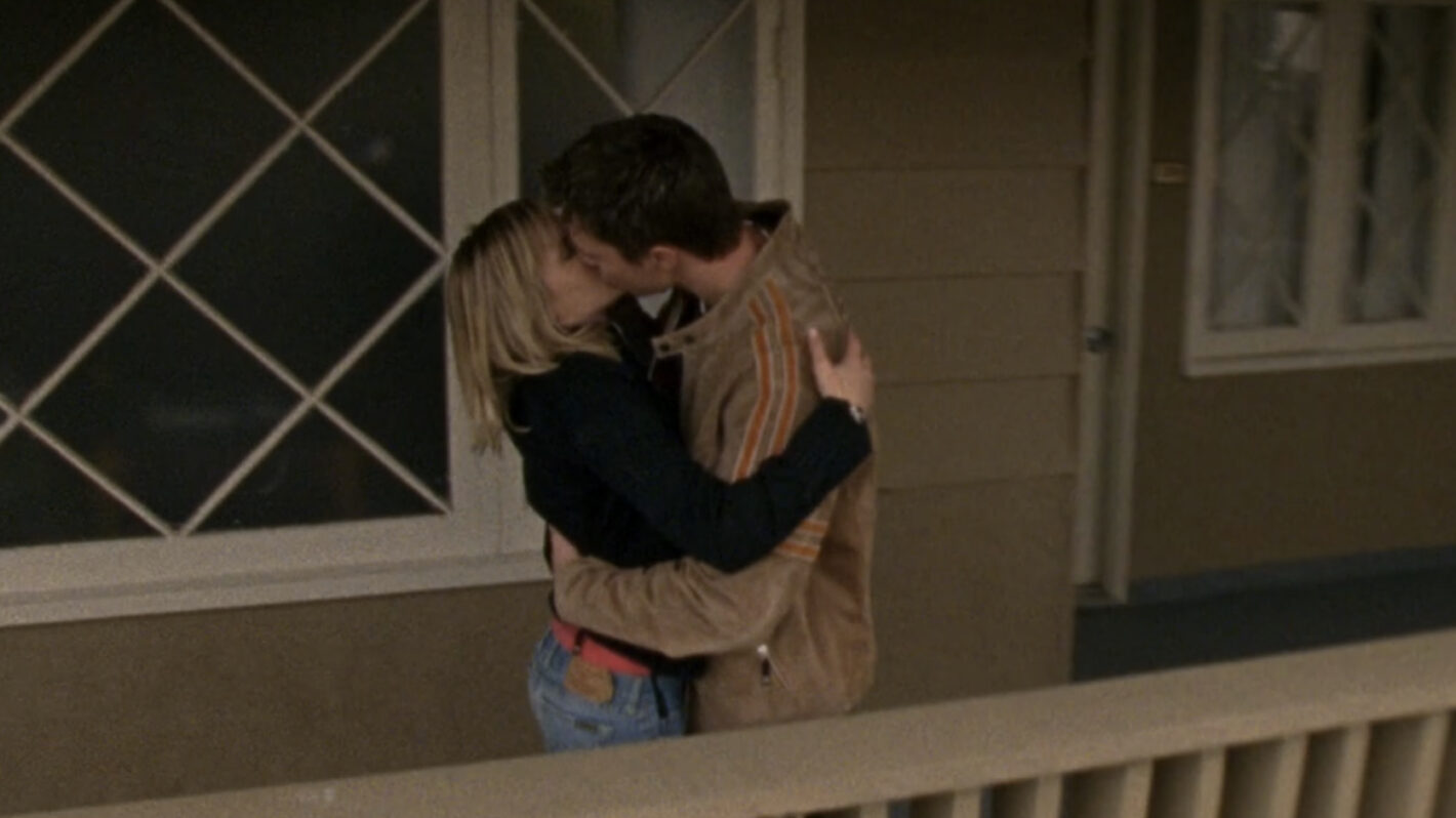 Jason Dohring and Kristen Bell in 'Veronica Mars' Season 1