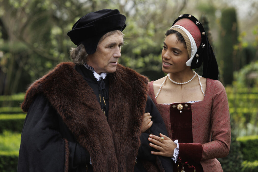 Mark Rylance (Thomas Cromwell), Maisie Richardson-Sellers (Bess Oughtred) in 'Wolf Hall: The Mirror and the Light' Episode 3 - 'Defiance'