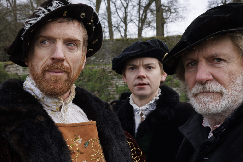 Damian Lewis (King Henry VIII), Thomas Brodie-Sangster (Rafe Sadler), James Larkin (William Fitzwilliam) in 'Wolf Hall: The Mirror and the Light' Episode 3 - 'Defiance'